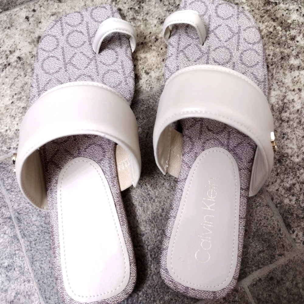 Calvin Klein 🩴👡